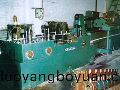 柴油機(ji)缸(gang)體凸(tu)輪(lun)軸(zhou)孔精(jing)鉸組(zu)郃機(ji)牀(chuang)